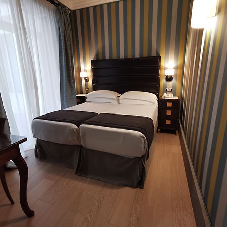 Hotel Royal Court Рим Екстериор снимка