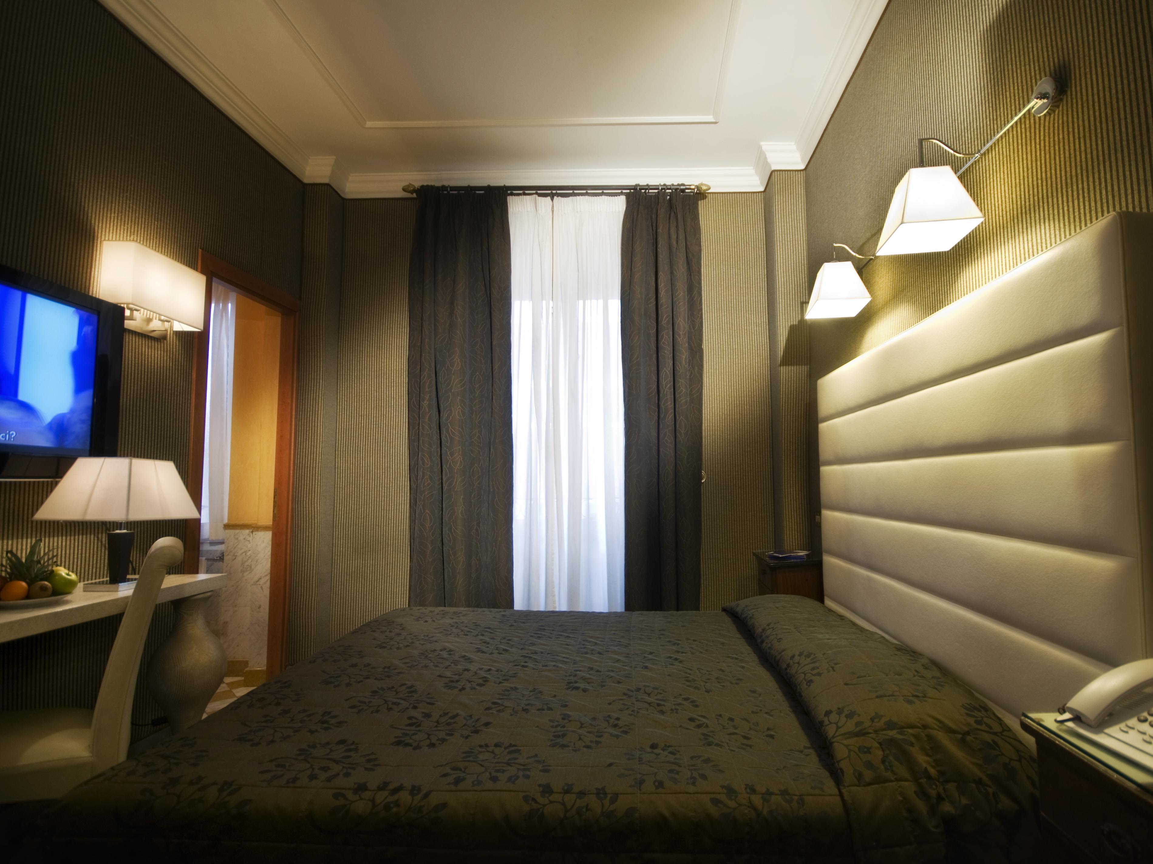 Hotel Royal Court Рим Екстериор снимка