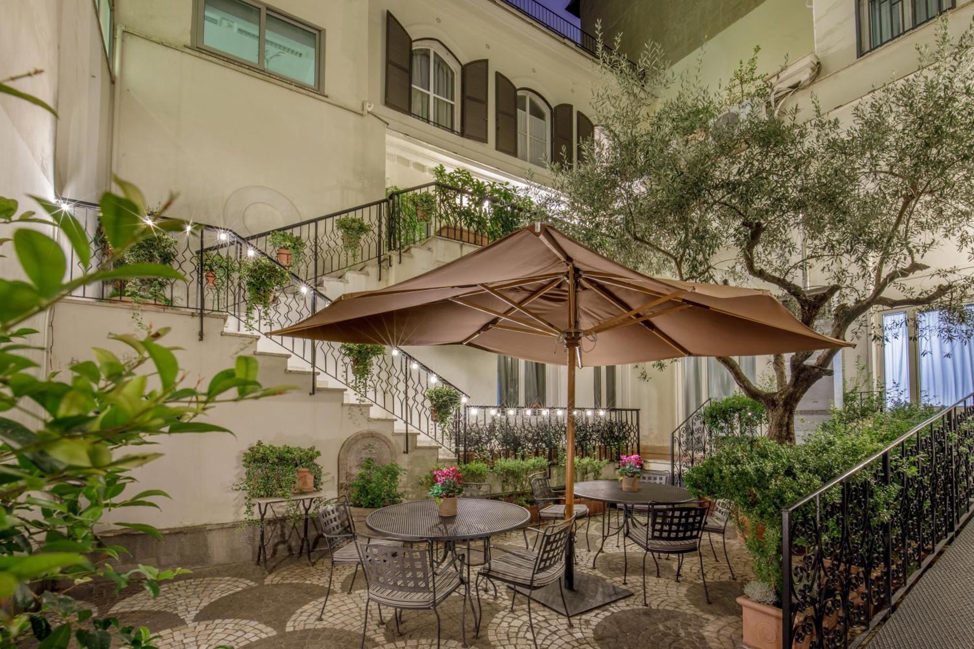 Hotel Royal Court Рим Екстериор снимка