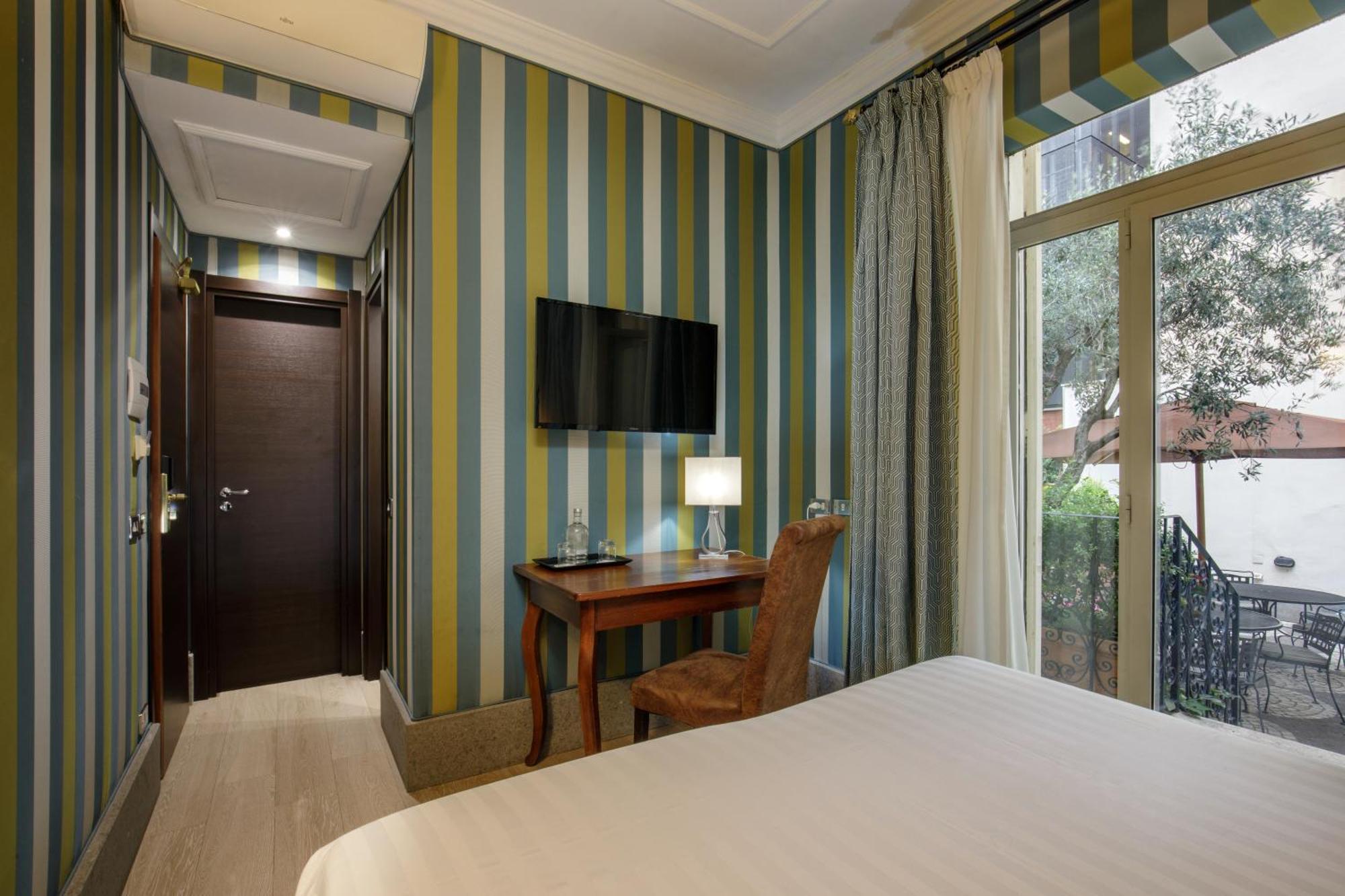 Hotel Royal Court Рим Екстериор снимка