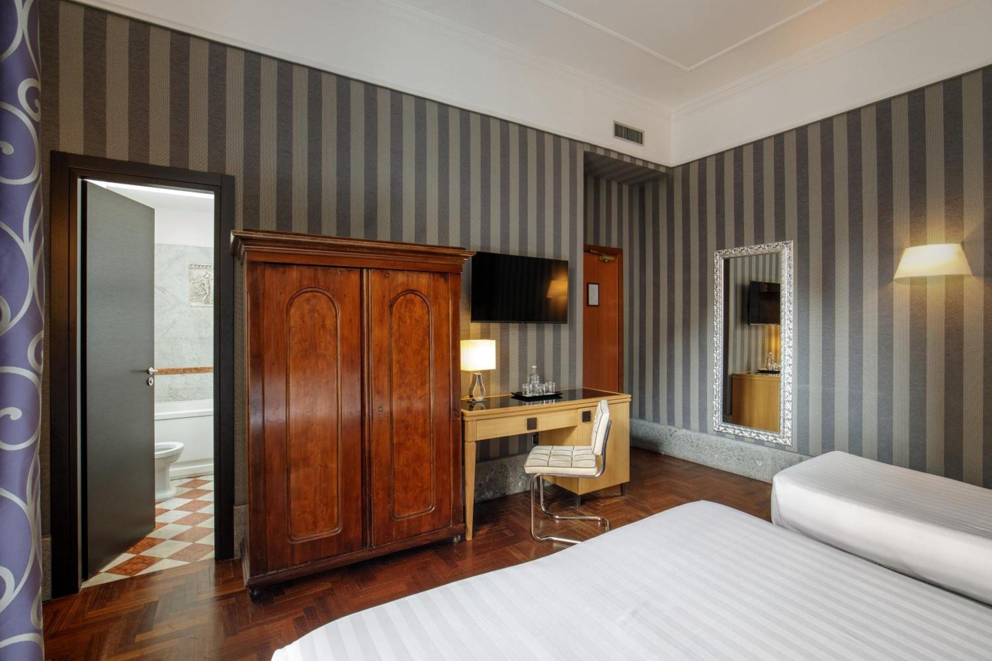 Hotel Royal Court Рим Екстериор снимка