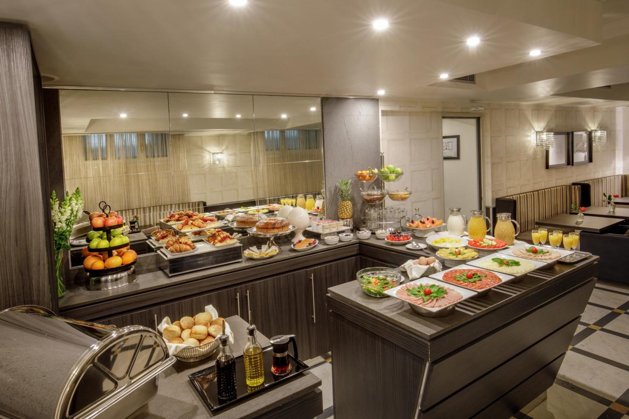 Hotel Royal Court Рим Екстериор снимка