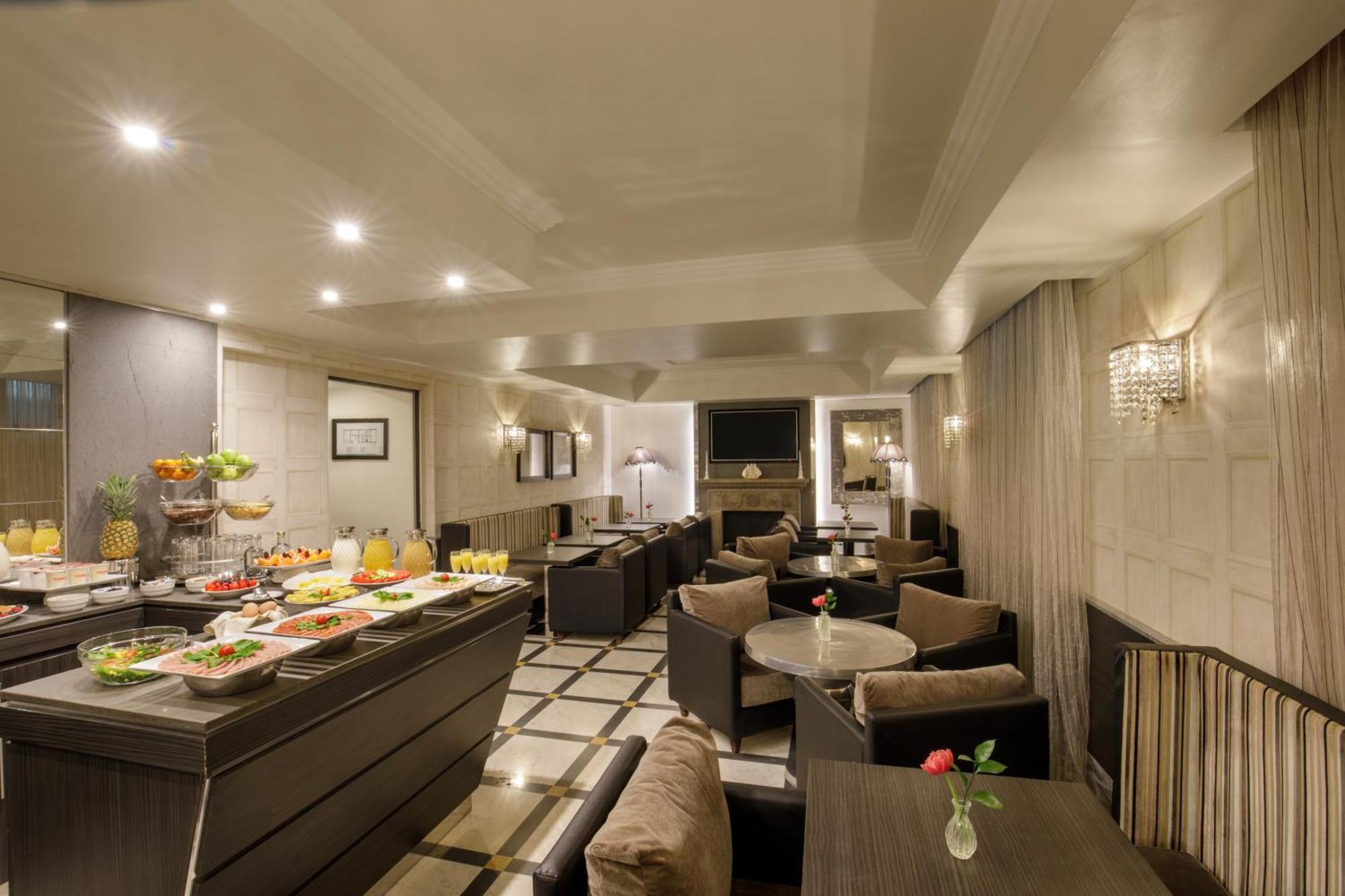 Hotel Royal Court Рим Екстериор снимка