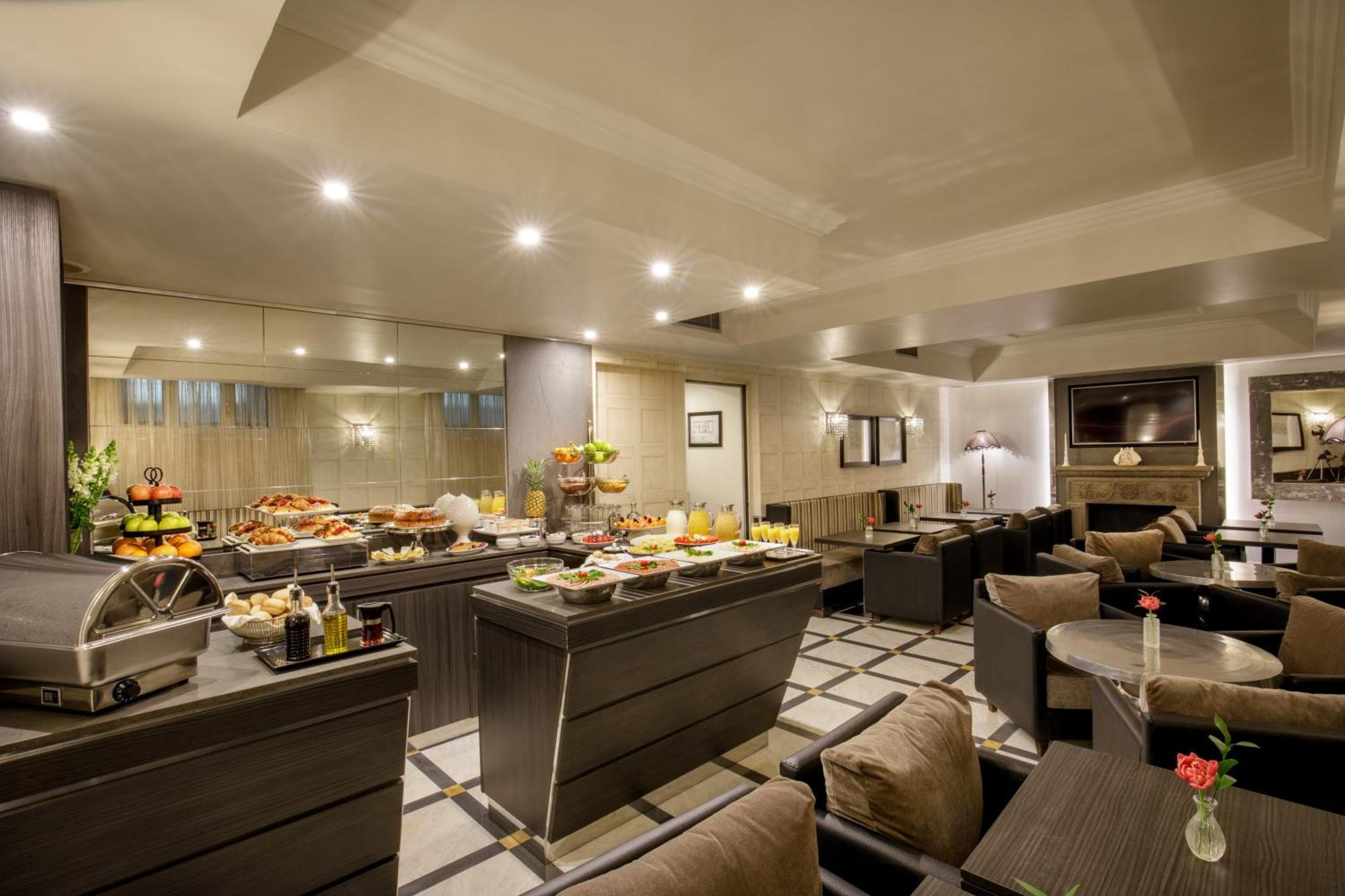 Hotel Royal Court Рим Екстериор снимка
