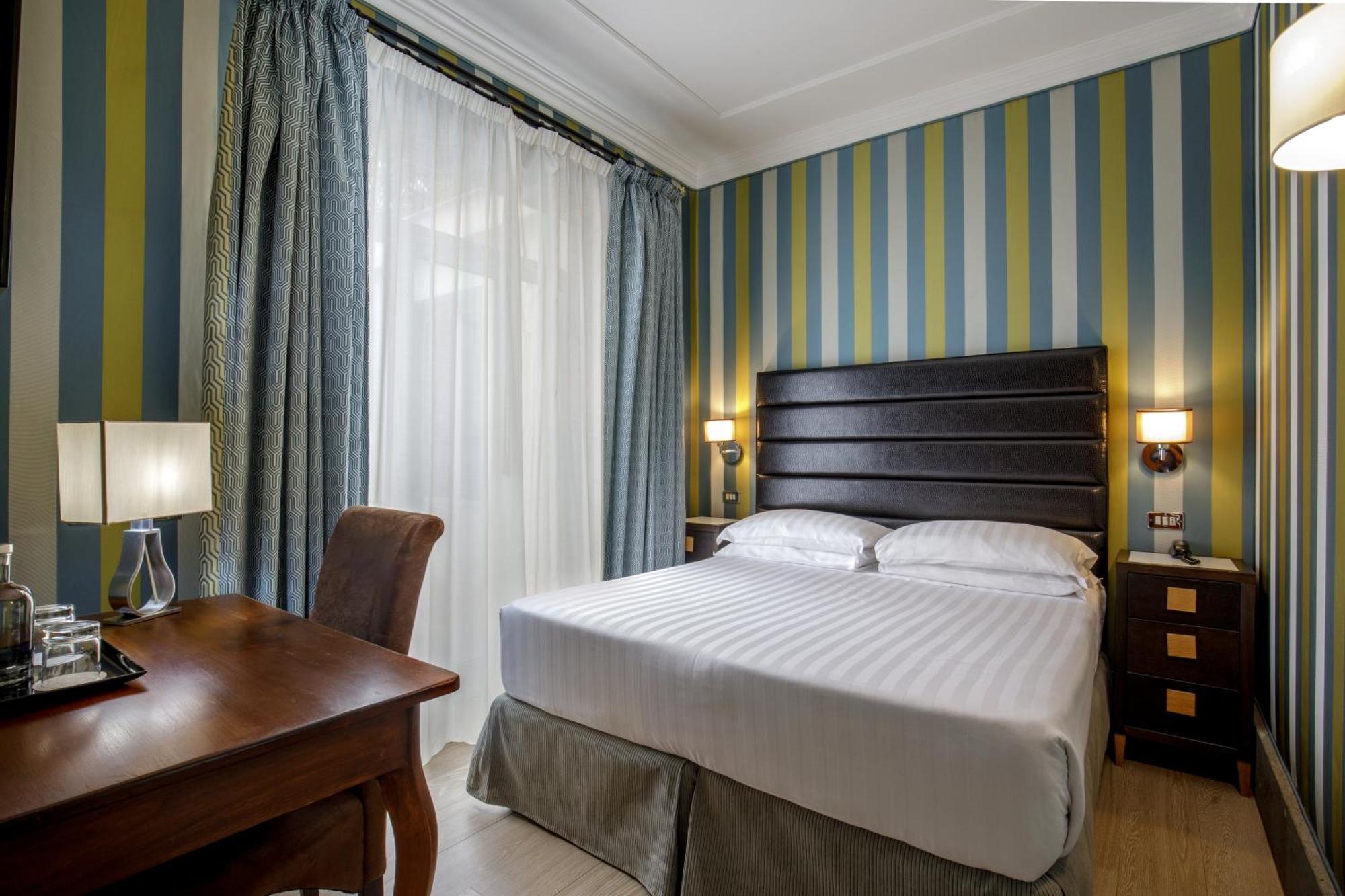 Hotel Royal Court Рим Екстериор снимка