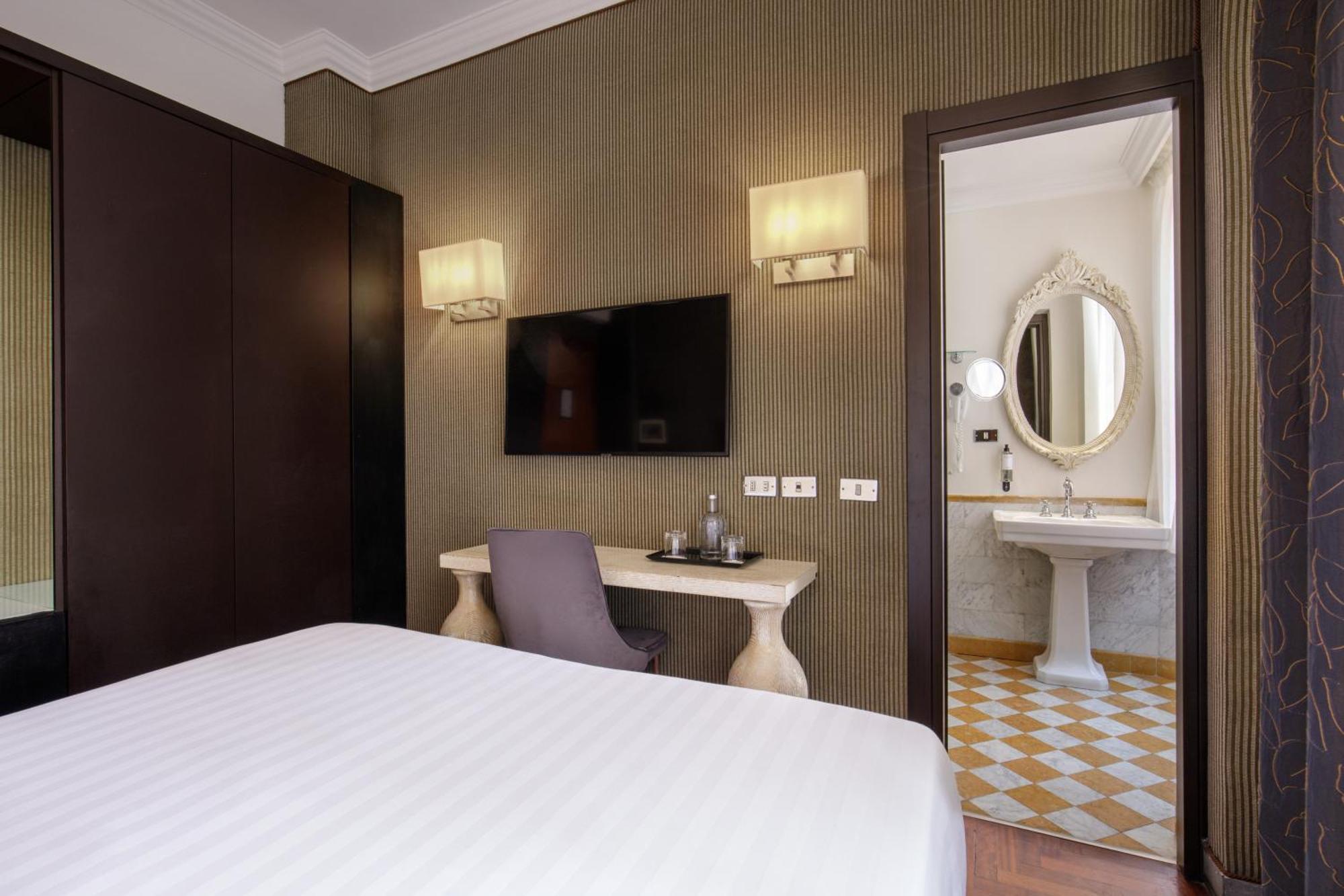 Hotel Royal Court Рим Екстериор снимка